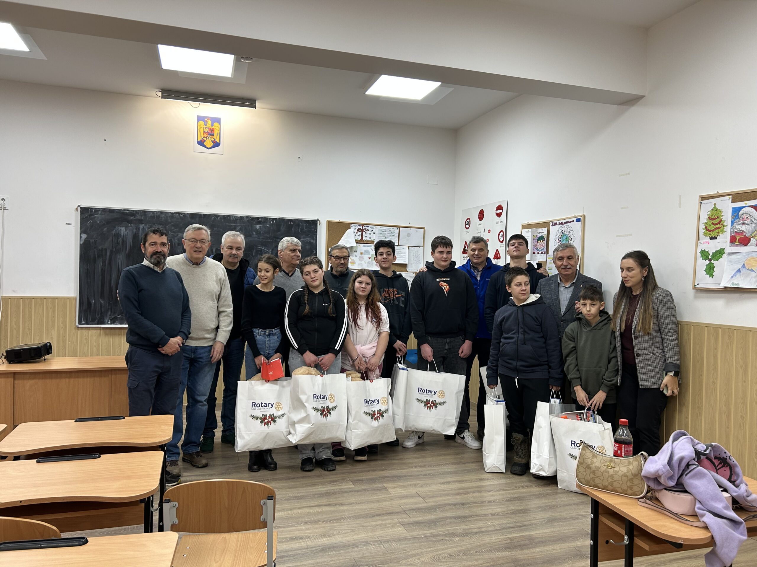 Daruri de Crăciun pentru copiii din Valea Ierii și Gârde
